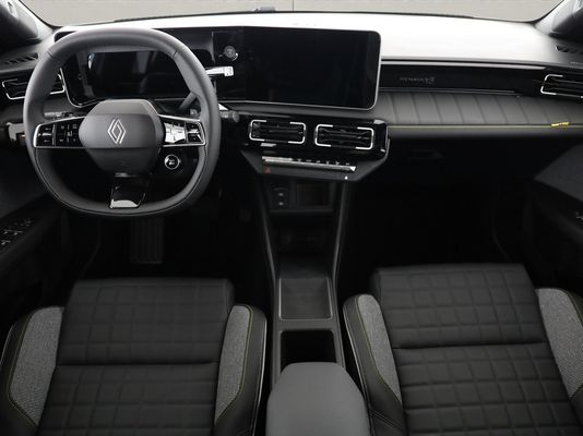 Renault R4 E-Tech Comfort Range iconic