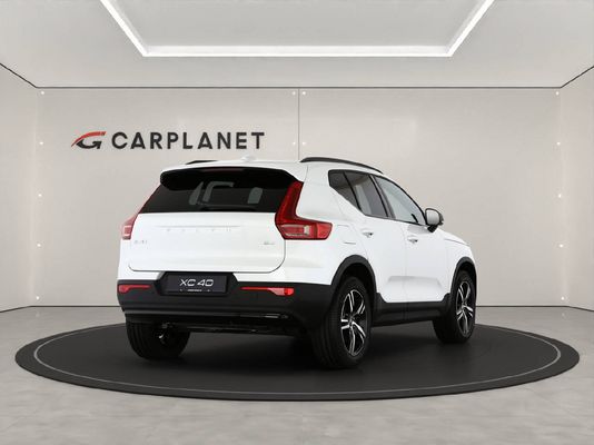 Volvo XC40 2.0 B3 MH Plus Dark