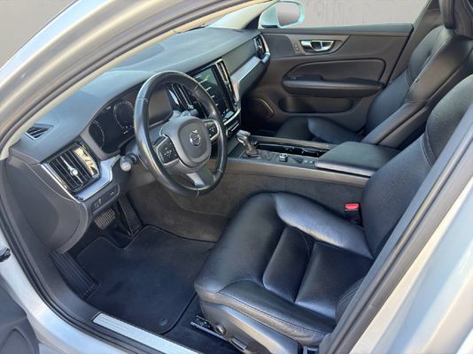 Volvo V60 2.0 T6 Momentum AWD