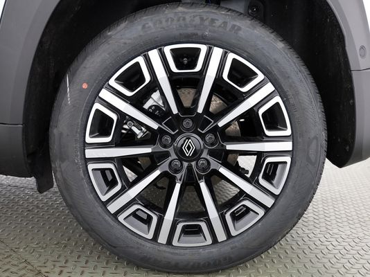 Renault R4 E-Tech Comfort Range iconic