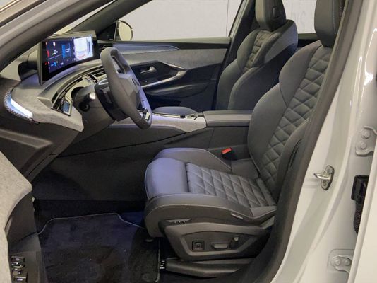 Peugeot 3008 e-GT NEW