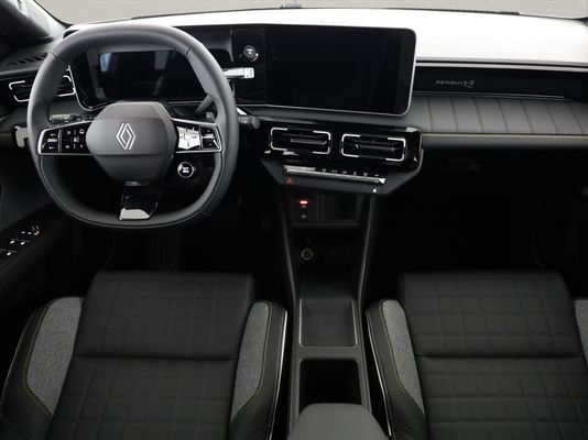 Renault R4 E-Tech Comfort Range iconic