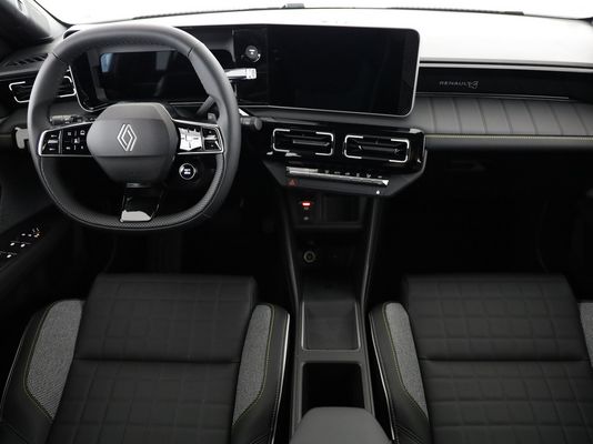 Renault R4 E-Tech Comfort Range iconic