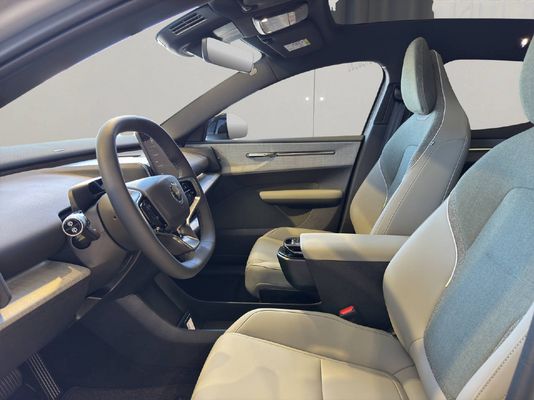 Volvo EX30 CC E60 Twin Performance AWD