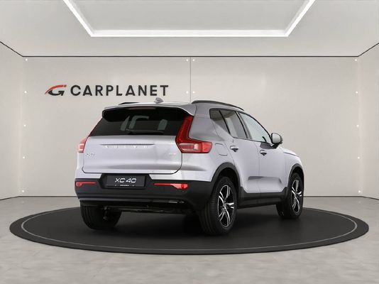 Volvo XC40 2.0 B3 MH Plus Dark