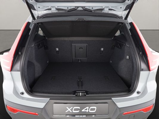 Volvo XC40 2.0 B3 MH Core XCITE