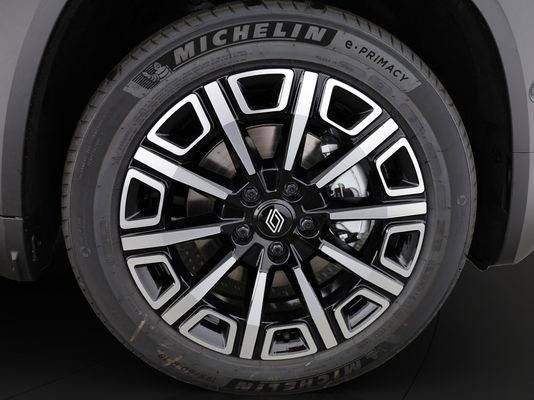 Renault R4 E-Tech Comfort Range iconic
