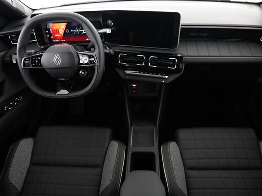 Renault R4 E-Tech Comfort Range iconic