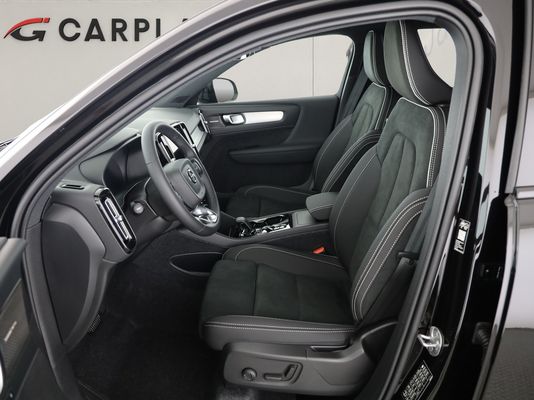 Volvo XC40 2.0 B4 MH Black Edition