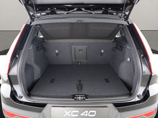 Volvo XC40 2.0 B4 MH Black Edition