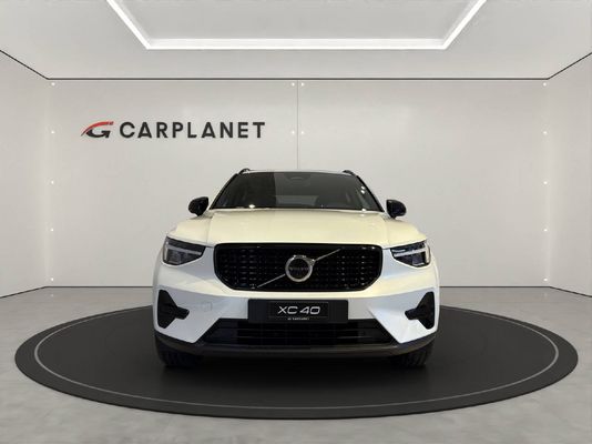 Volvo XC40 2.0 B3 MH Plus Dark