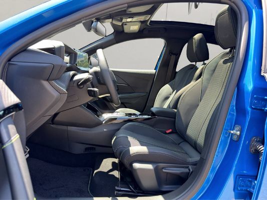 Peugeot 208 1.2 Hybrid 145 PS GT