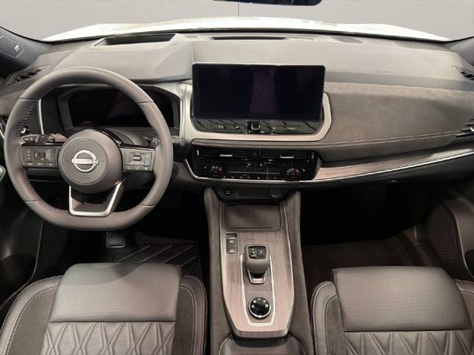 Nissan Qashqai 1.3 DIG-T Tekna+ 4x4