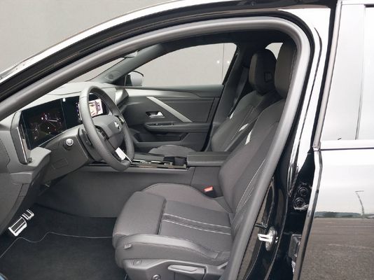 Opel Astra Swiss Plus (GS)