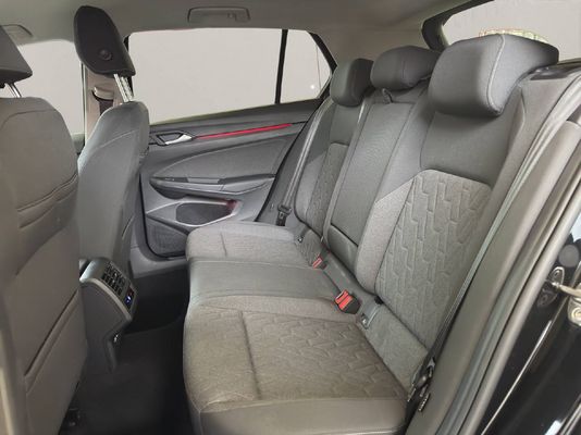 VW Golf VIII 1.5 eTSI DSG