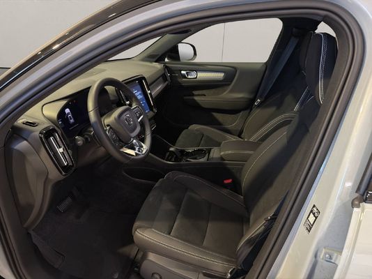 Volvo EX40 Twin Performance Black Edition AWD