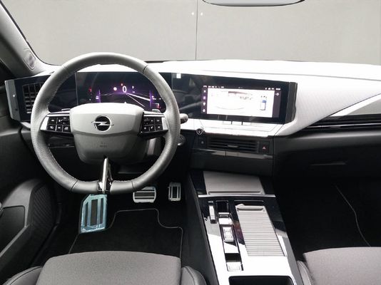 Opel Astra Swiss Plus (GS)