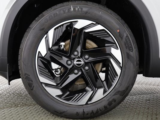 Nissan Qashqai 1.3 DIG-T N-Connecta 4