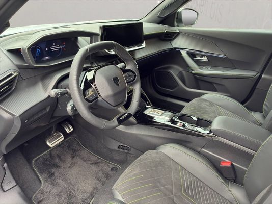 Peugeot 2008 1.2 Hybrid 145 PS GT