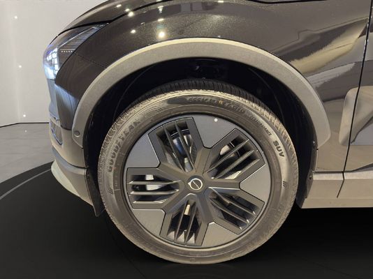 Volvo EX30 CC E60 Twin Performance AWD