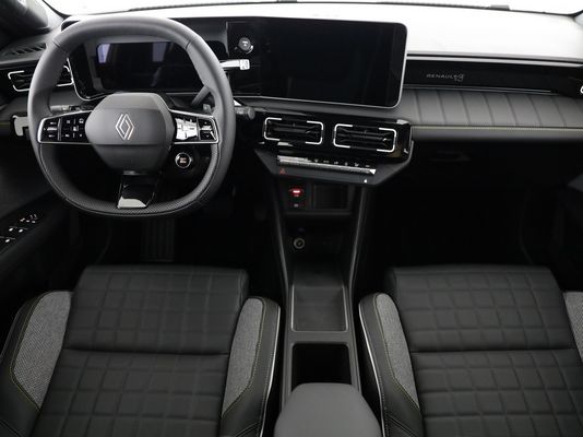 Renault R4 E-Tech Comfort Range iconic