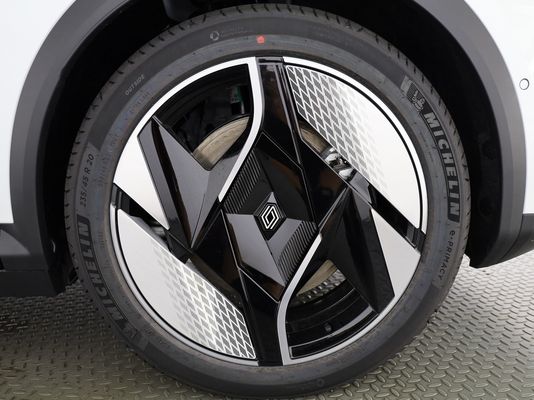 Renault Scénic E-Tech iconic