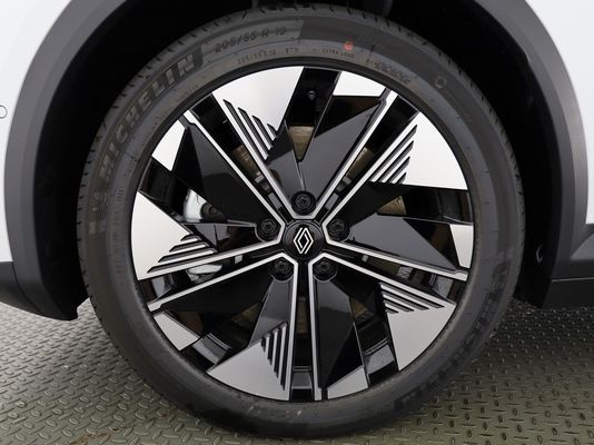 Renault Scénic E-Tech iconic