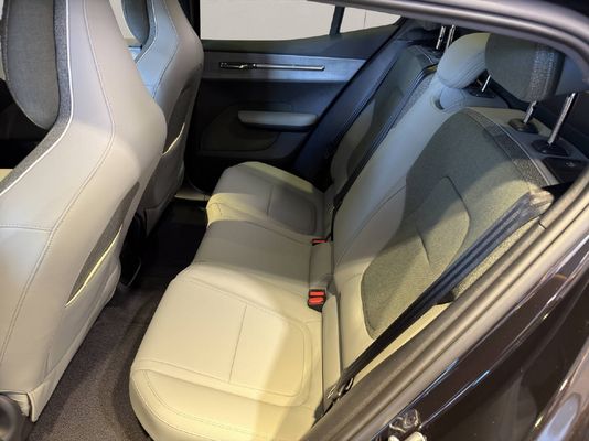 Volvo EX30 CC E60 Twin Performance AWD