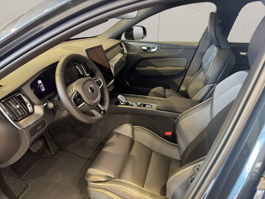 Volvo XC60 2.0 B5 MH Black Edition AWD