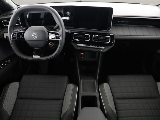 Renault R4 E-Tech Comfort Range iconic