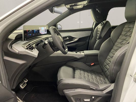 Peugeot 5008 e-Launch Edition AWD