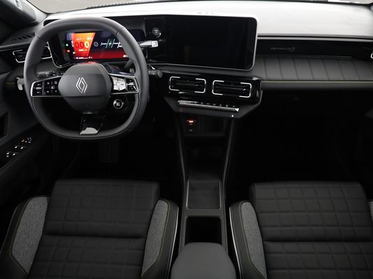 Renault R4 E-Tech Comfort Range iconic