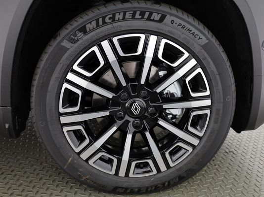 Renault 4 E-Tech Comfort Range iconic