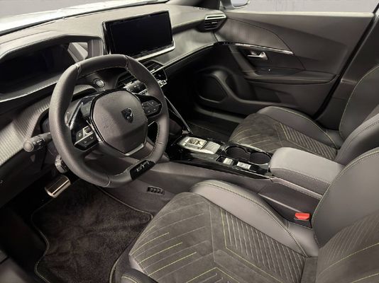 Peugeot 2008 1.2 Hybrid GT