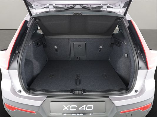 Volvo XC40 2.0 B3 MH Core XCITE