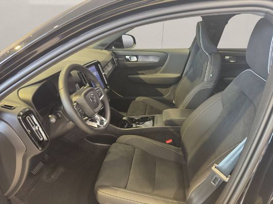 Volvo EX40 Twin Performance Black Edition AWD