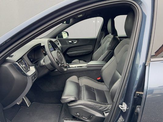 Volvo XC60 2.0 B5 MH R-Design AWD