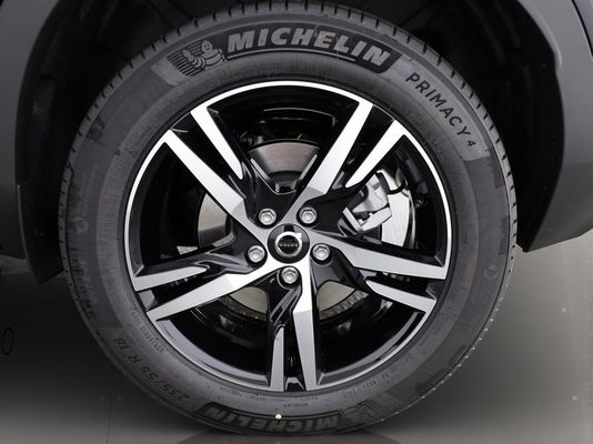 Volvo XC40 2.0 B3 MH Plus Dark