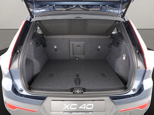 Volvo XC40 2.0 B3 MH Plus Dark