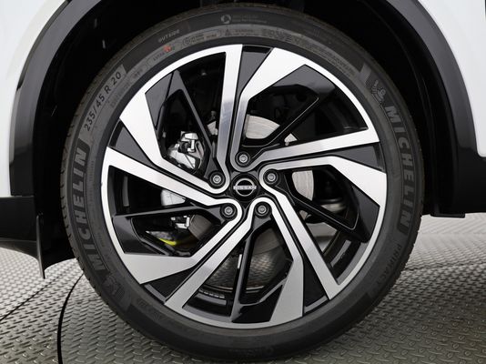 Nissan Qashqai 1.3 DIG-T Tekna+ 4x4