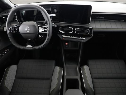 Renault R4 E-Tech Comfort Range iconic