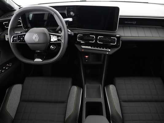 Renault R4 E-Tech Comfort Range iconic