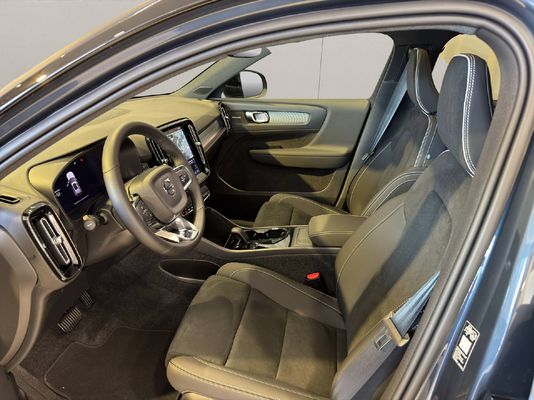 Volvo EX40 Twin Black Edition AWD