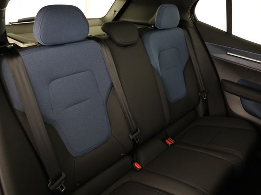 Volvo EX30 CC E60 Twin Performance A