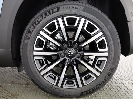 Renault R4 E-Tech Comfort Range iconic