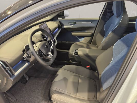 Volvo EX30 CC E60 Twin Performance AWD