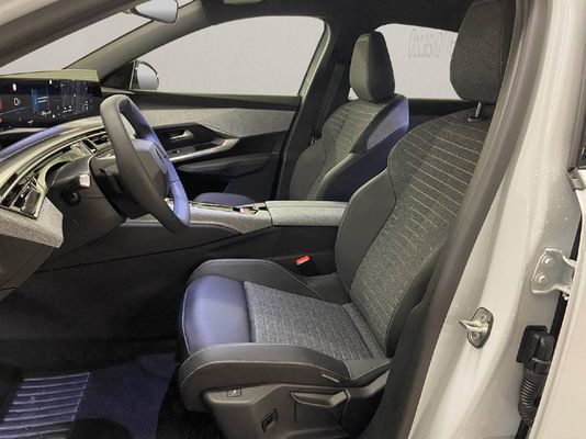 Peugeot 3008 1.2 Hybrid Allure