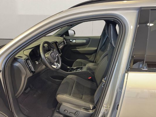 Volvo XC40 2.0 B4 MH Ultra Dark