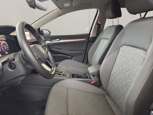 VW Golf VIII 1.5 eTSI DSG