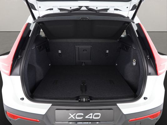 Volvo XC40 2.0 B3 MH Plus Dark